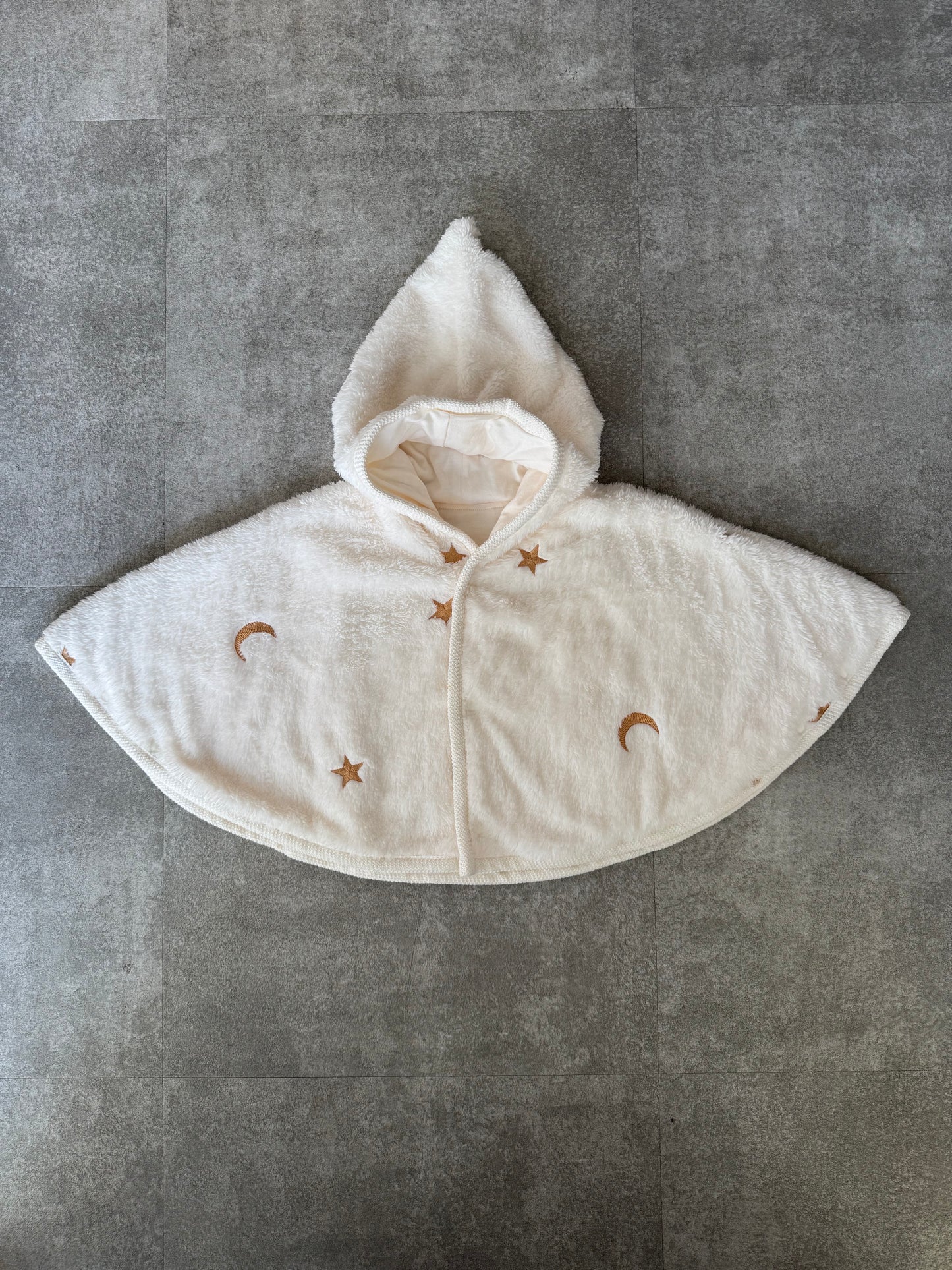 《OUTLET》fuwafuwa fur cape -embroidery -