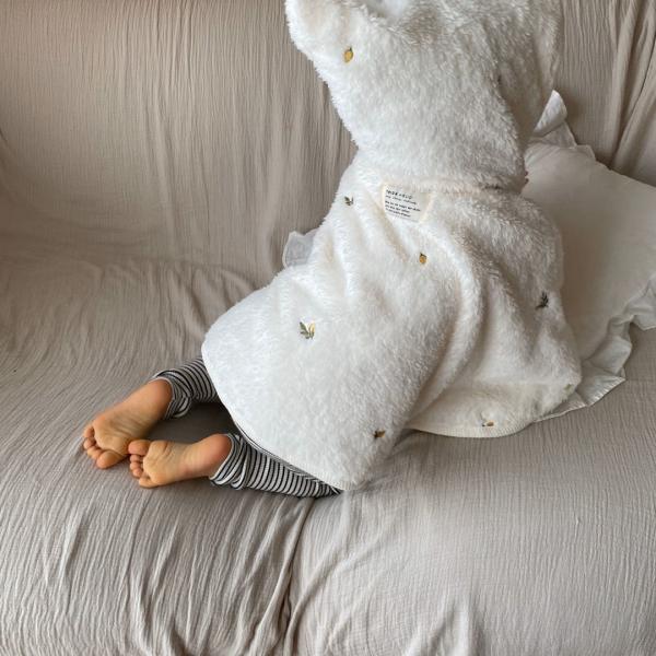 fuwafuwa fur cape -embroidery -