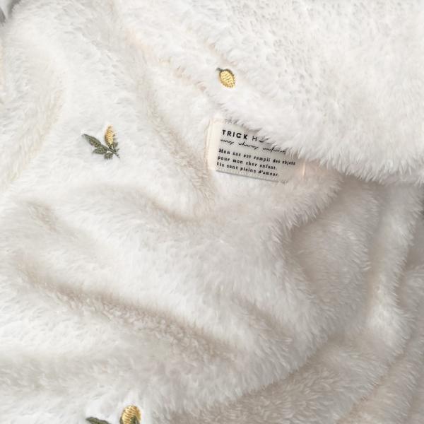 fuwafuwa fur cape -embroidery -