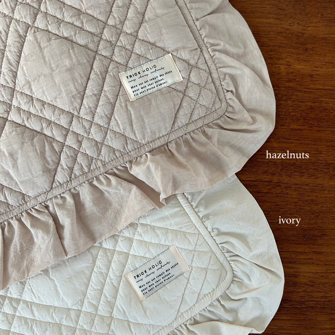 [Restock on 2/1 at around 11am] ibul diaper changing mat waterproof - french frill -