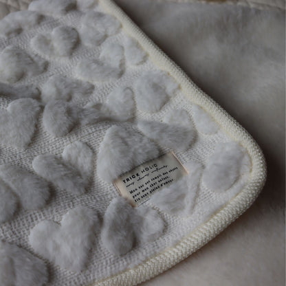 【発売 10/24, 20時〜】 ふわふわファーハート ブランケット（約70×90cm）