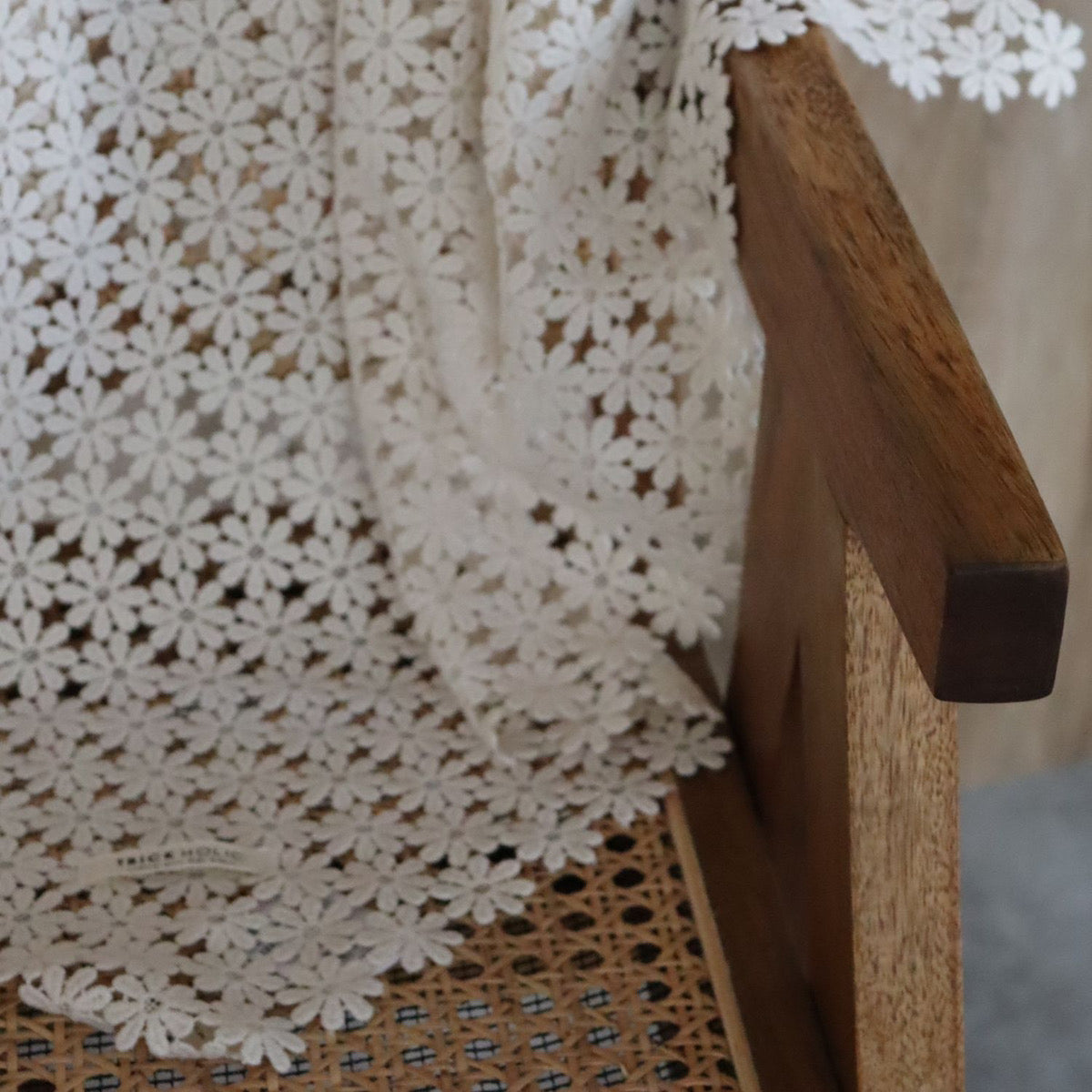 [3/6 오전 11시 전후 재재··재입고] garden flower crochet lace blanket - S size -