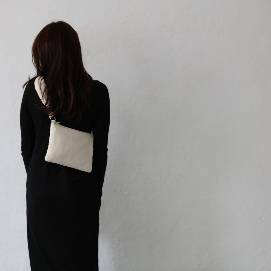 new malrun malrun puff crossbag  ivory / black  (rope fat 付)