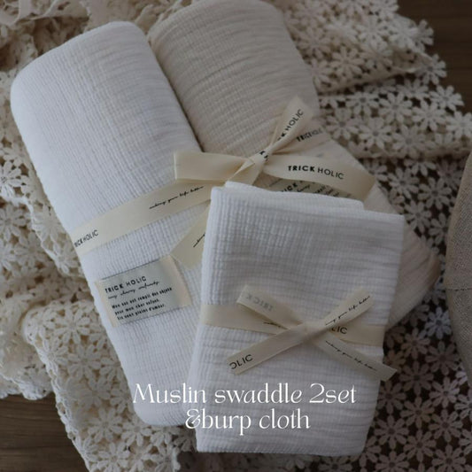 【7/8 20時～入荷】new Muslin Swaddle 2-Piece Set with Burp Cloth TRICK HOLIC