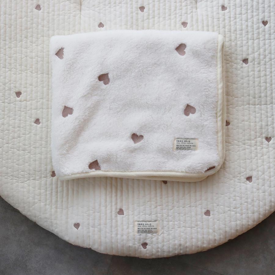 New Fluffy Fur Blanket Embroidered (heart beige, ribbon black) Approx. 70 x 85 cm S size