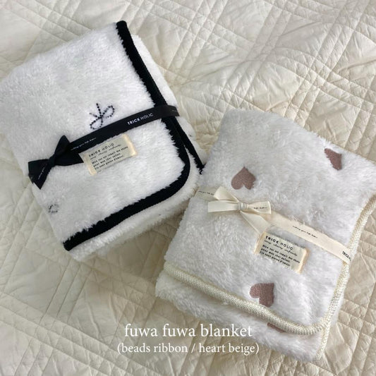 New Fluffy Fur Blanket Embroidered (heart beige, ribbon black) Approx. 70 x 85 cm S size