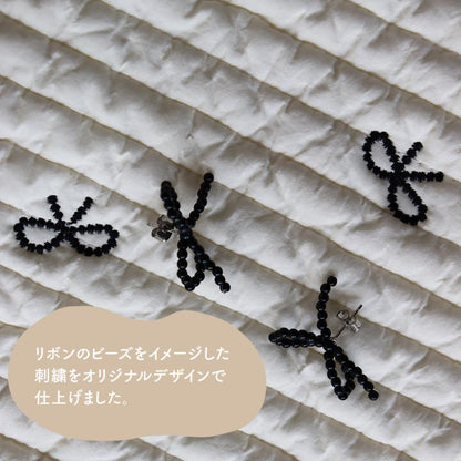 new ribbon RUG 刺繍 beige＆black (両面刺繍) ラグマット ヌビマット リボン ホットカーペット・床暖房対応可能