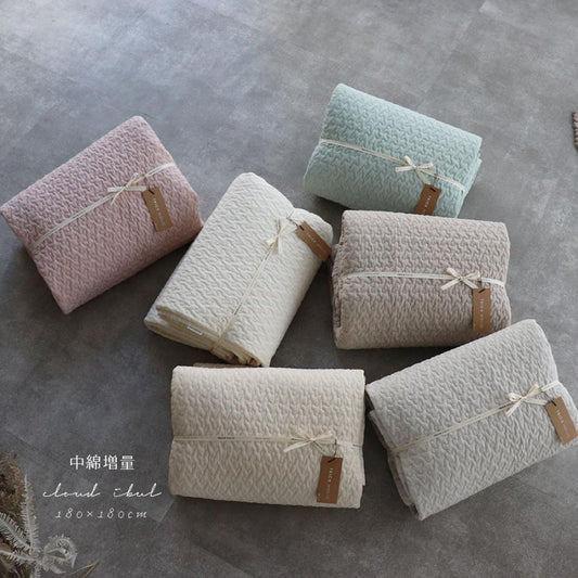 【C品販売会 8/21, 20時～8/24】イブル cloud柄 中綿増量 ライトグレー（約180×180cm）　C-40