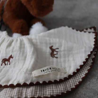 【6/4, 20時 再入荷】【2点までネコポス可】new cotton bib　馬柄刺繍　TRICK HOLICオリジナルデザイン　コットン　スタイ　ビブ　トリックホリック