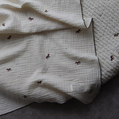 【6月下旬頃再入荷】【1点までネコポス可】new triple gauze  blanket　馬柄刺繍　Sサイズ（約70×85cm）3重ガーゼ　トリプル　本場韓国製 オリジナルブランケット